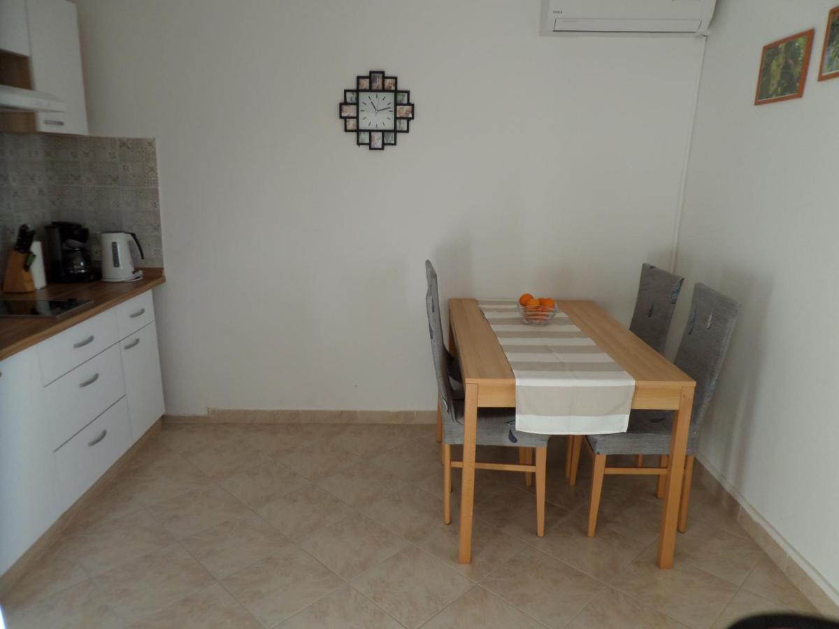 Apartmani Mirko Ljubac Ražanac 外观 照片