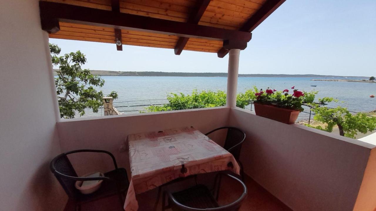 Apartmani Mirko Ljubac Ražanac 外观 照片